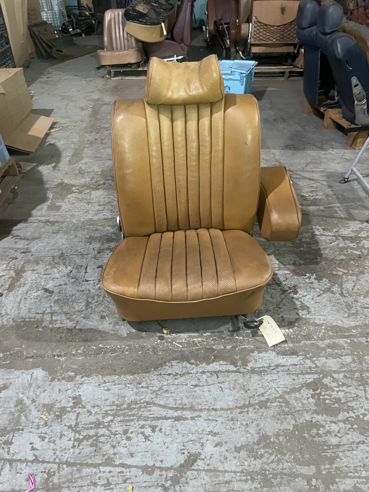 1974 MERCEDES BENZ 280C W114 PASSENGER SEAT 1974 MERCEDES BENZ 280C W114 PASSENGER SEAT