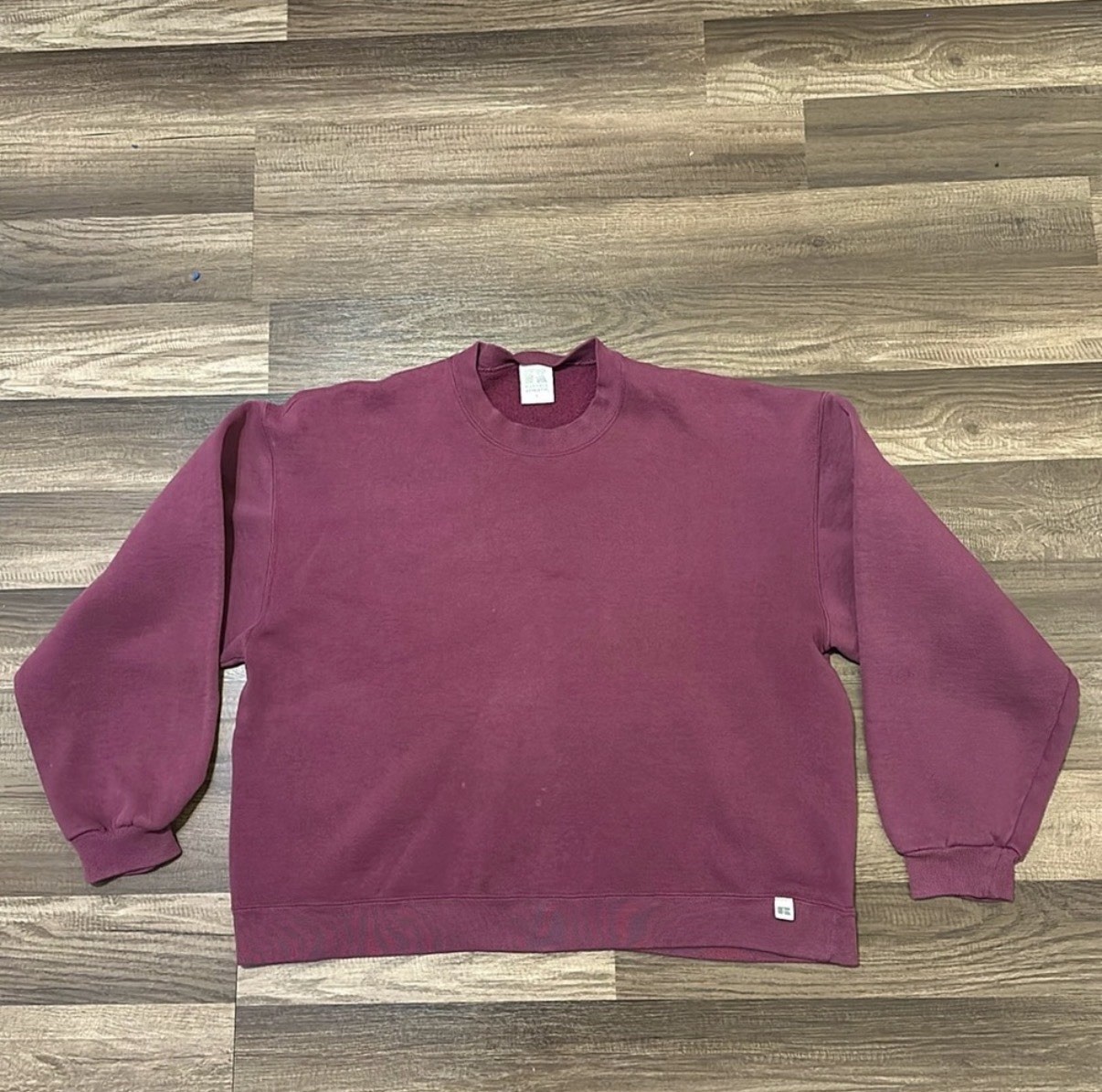 Vintage 90s Russell Athletic Blank Maroon Crewneck Sweatshirt Size Large Boxy Vintage 90s Russell Athletic Blank Maroon Crewneck Sweatshirt Size Large Boxy