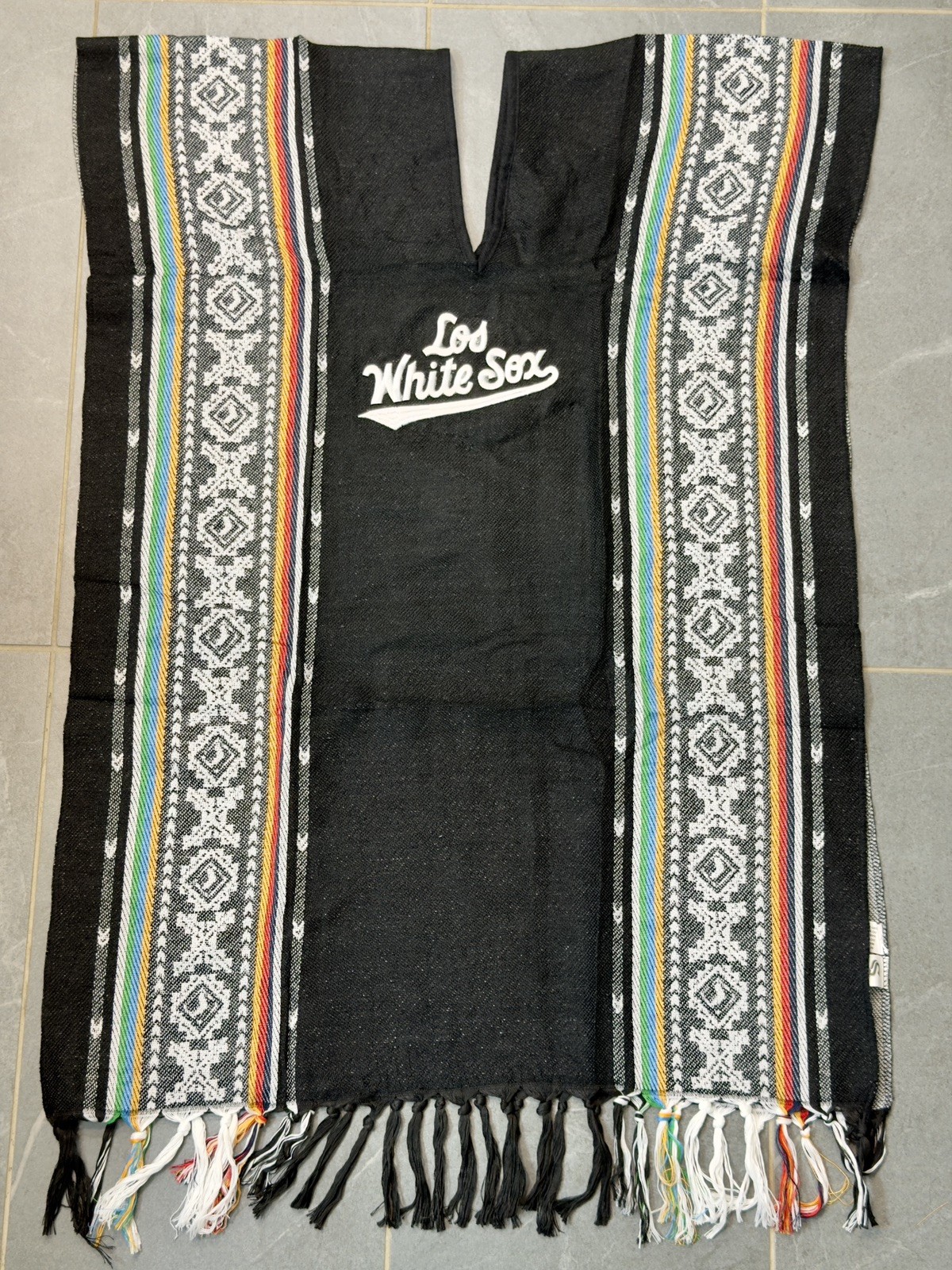 Los White Sox Mexican Poncho SGA 9-25-26 Blanket Giveaway Chicago Baseball Los White Sox Mexican Poncho SGA 9-25-26 Blanket Giveaway Chicago Baseball