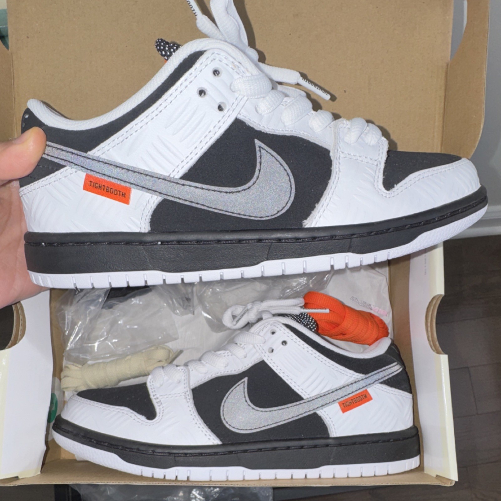 Nike SB Dunk Low Pro Tightbooth Black White Skateboarding Shoes Nike SB Dunk Low Pro Tightbooth Black White Skateboarding Shoes