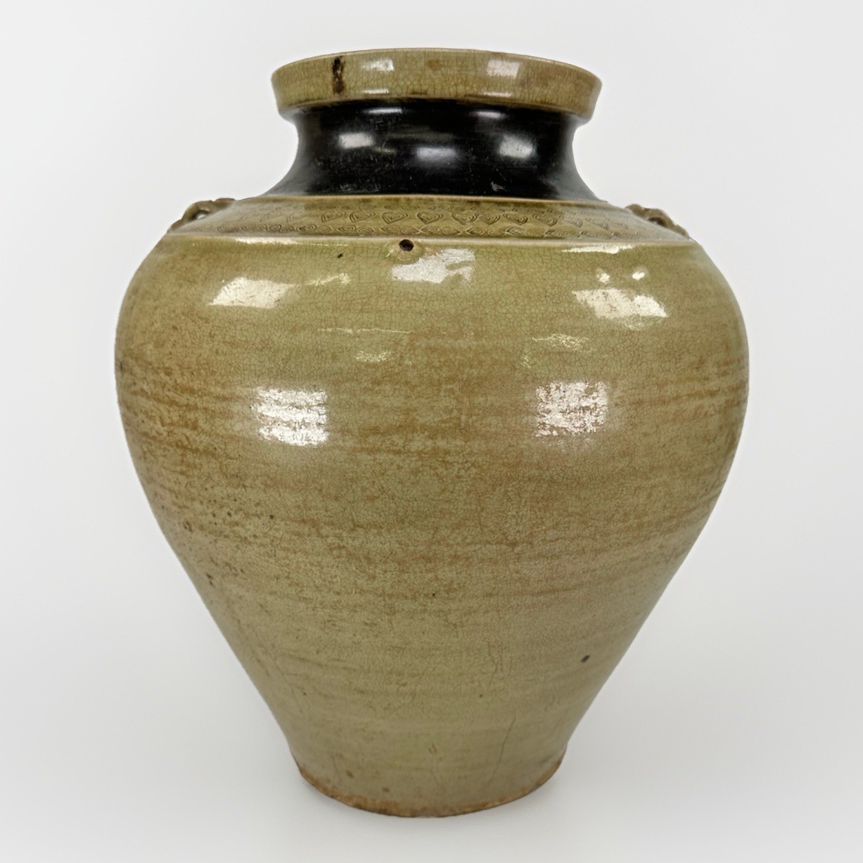 Antique 15th Century Ming Dynasty Chinese Thai Storage Jar Vessel Carved Detail Antique 15th Century Ming Dynasty Chinese Thai Storage Jar Vessel Carved Detail
