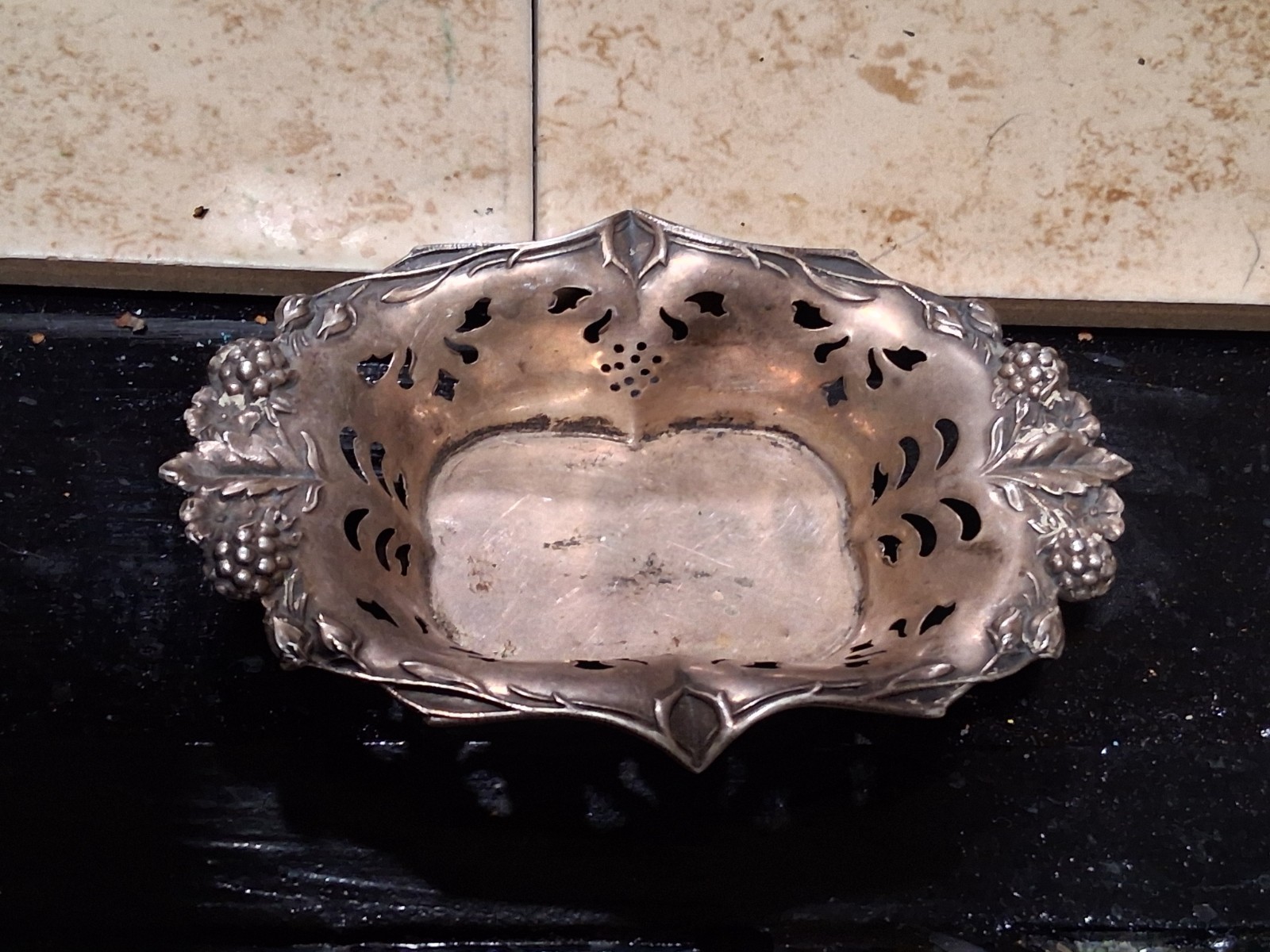 Blackberry by Tiffany and Co Sterling Silver Nut Cup #16349/4648 (#0818) Blackberry by Tiffany and Co Sterling Silver Nut Cup #16349/4648 (#0818)
