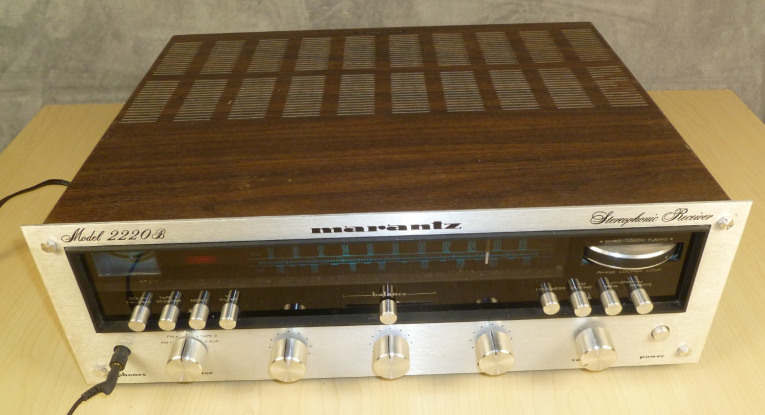 Marantz Model 2220B Vintage Stereo Receiver Silver Face Classic Audio Component Marantz Model 2220B Vintage Stereo Receiver Silver Face Classic Audio Component