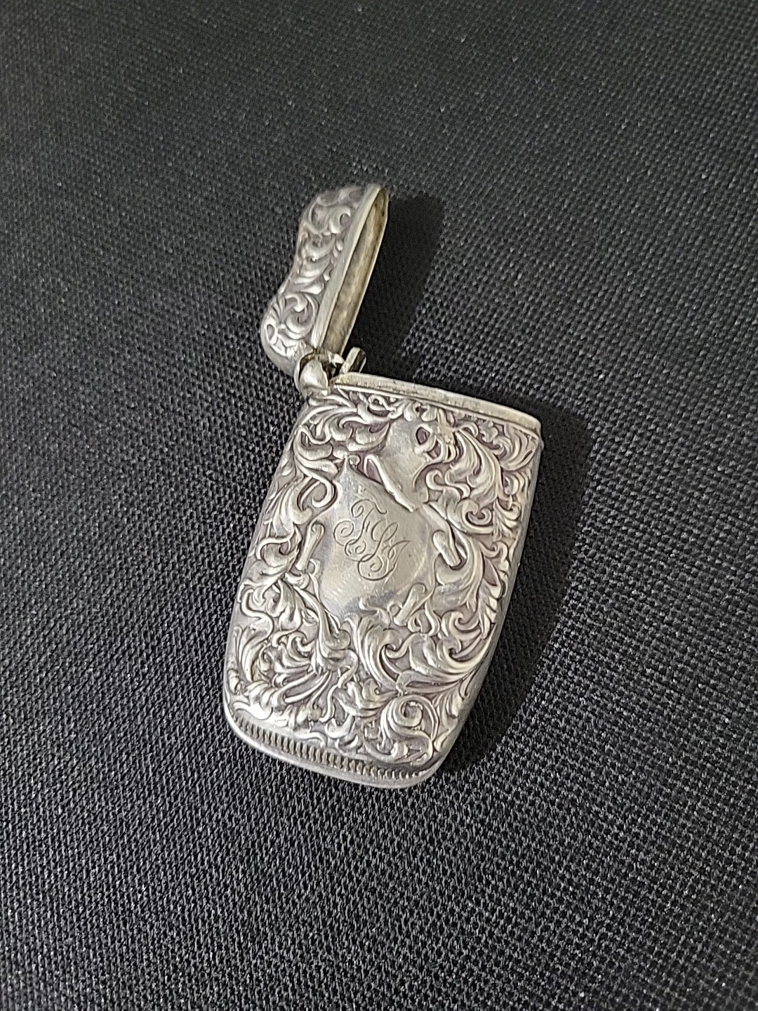 Antique 1927 Whiting Mfg Co. Knight Armor Sterling Silver Match Safe Vesta Case Antique 1927 Whiting Mfg Co. Knight Armor Sterling Silver Match Safe Vesta Case