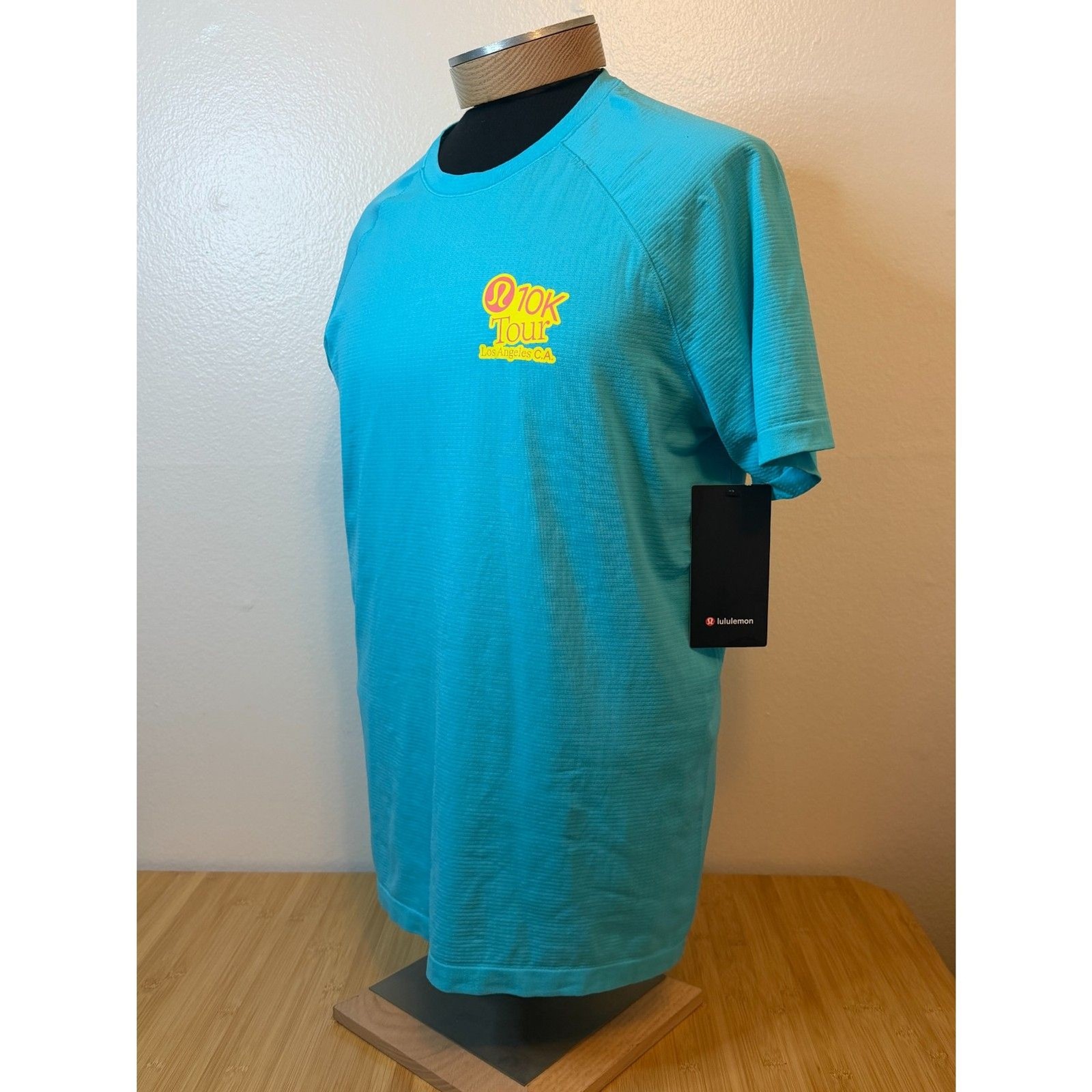 RARE Lululemon Metal Vent Tech Tee LA 10k Tour Shirt Electric Turquoise XL NWT