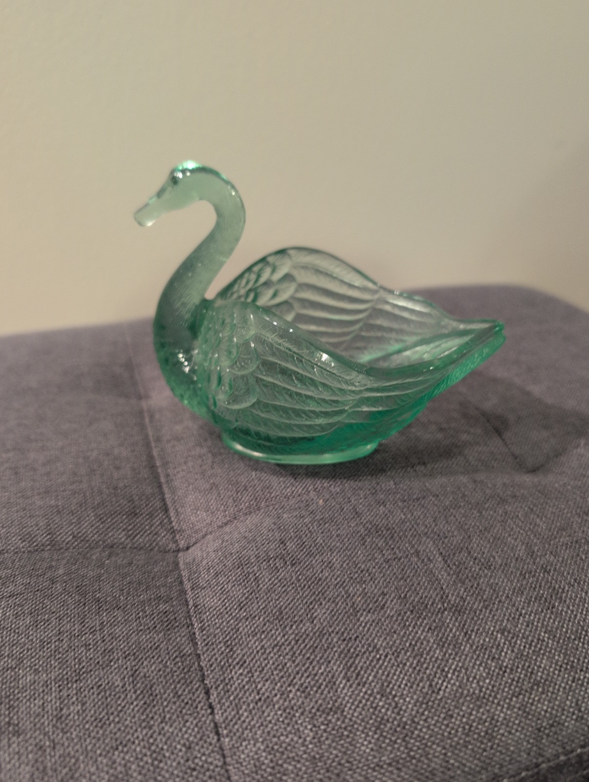 Vintage Fenton Green Iridescent Glass Swan Salt Dish Souvenir Read Vintage Fenton Green Iridescent Glass Swan Salt Dish Souvenir Read