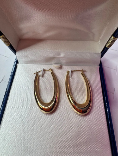 Vintage Solid 14K Yellow Gold Polished Teardrop Hoop Earrings Vintage Solid 14K Yellow Gold Polished Teardrop Hoop Earrings