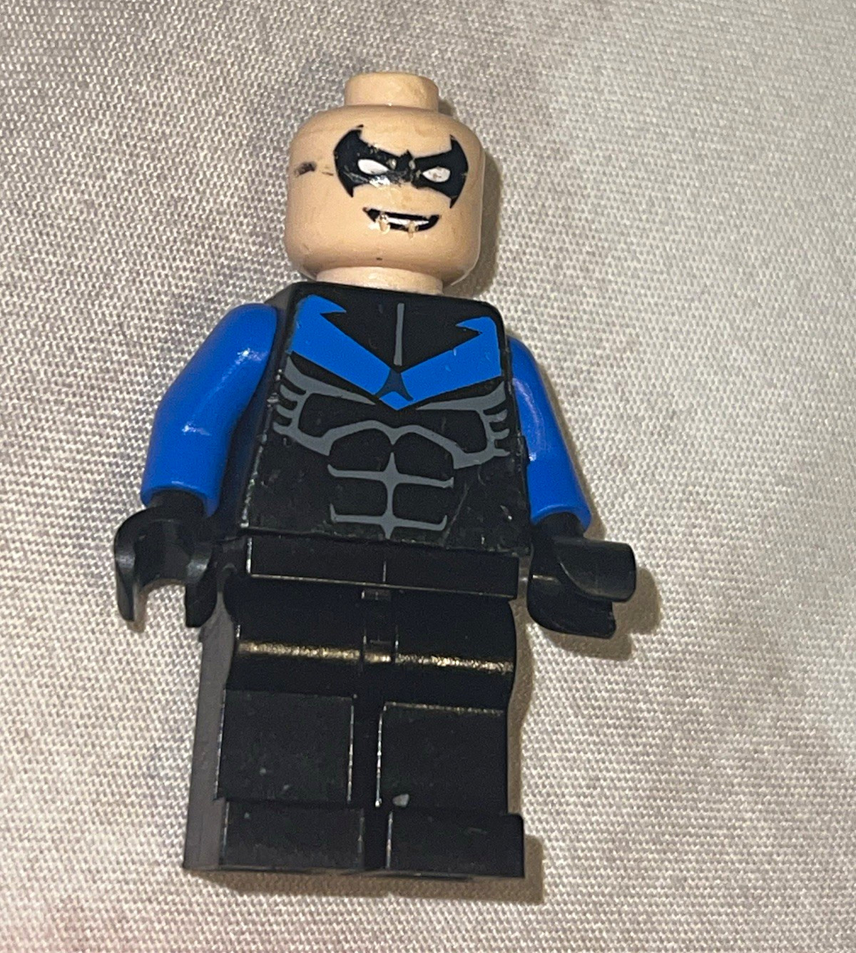 LEGO 2006 Nightwing Damaged LEGO 2006 Nightwing Damaged