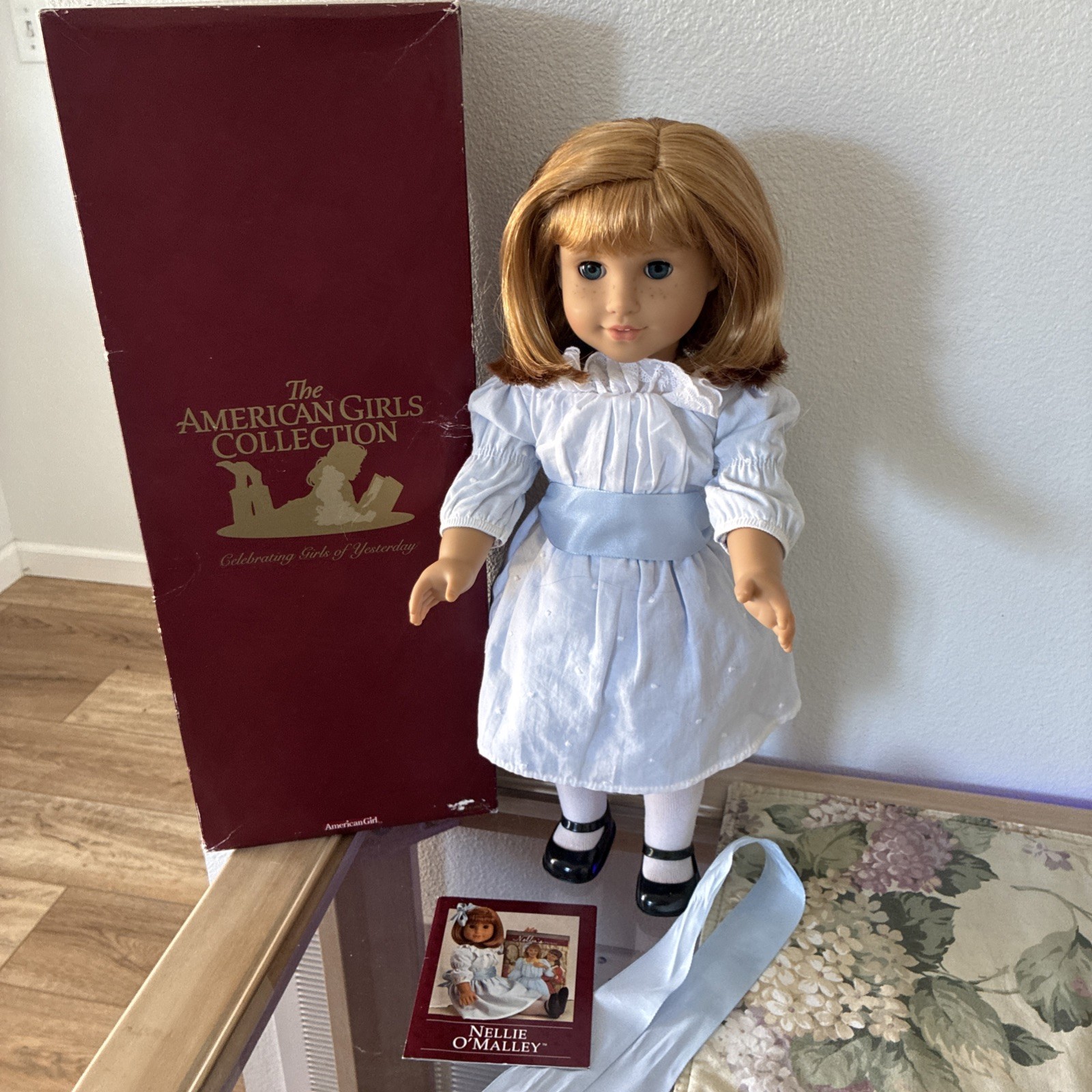 American Girl Doll Nellie O\'Malley with Meet Outfit Pleasant Company And  Box
