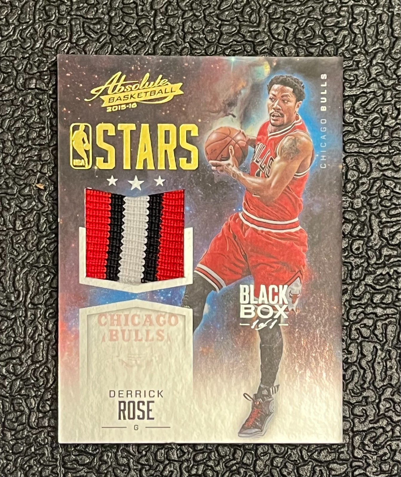 2015-16 Panini Absolute NBA Stars Derrick Rose Game-Worn Patch Black Box 1/1