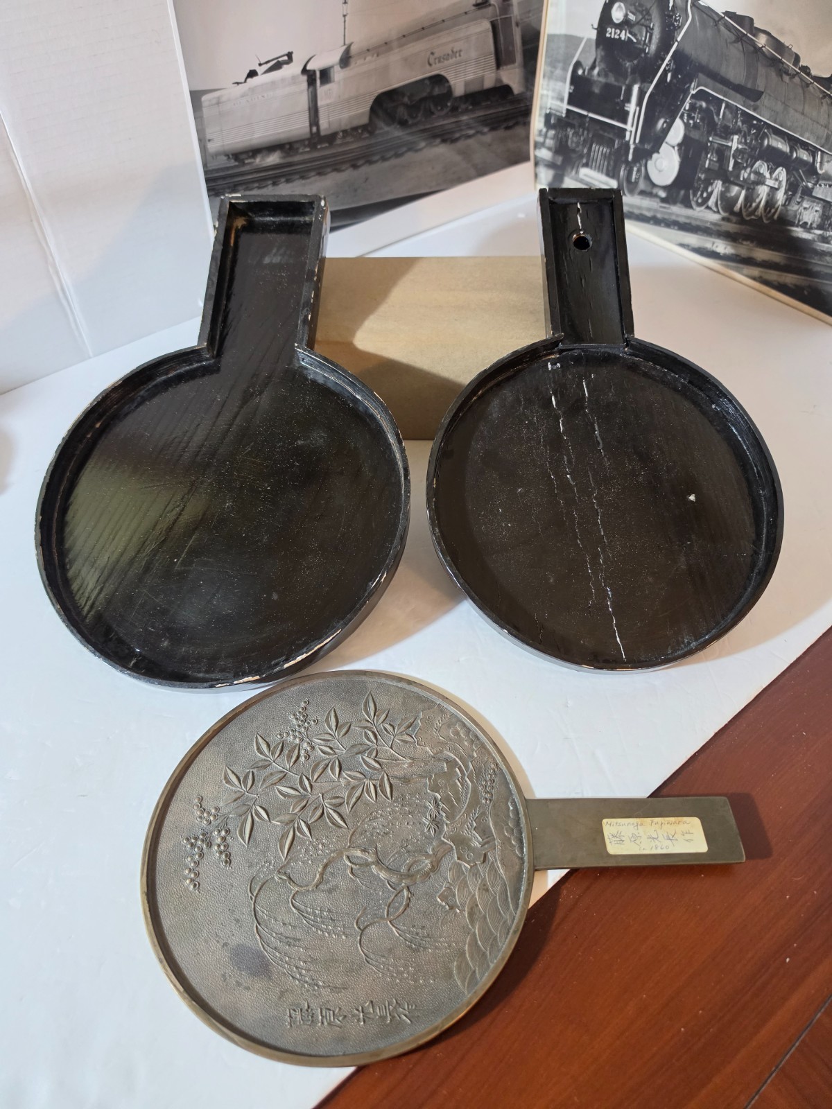 Antique Japanese Bronze Hand Mirror Signed Fujiwara Mitsunaga Late Edo Period Antique Japanese Bronze Hand Mirror Signed Fujiwara Mitsunaga Late Edo Period