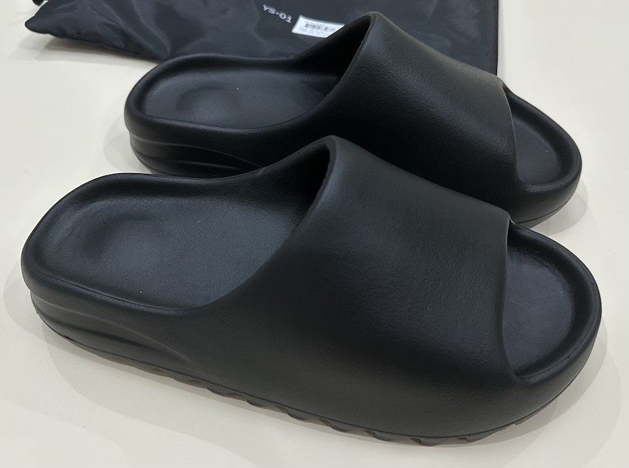 Yeezy Slides Black YS-01 Men’s Size 9 Yeezy Slides Black YS-01 Men’s Size 9