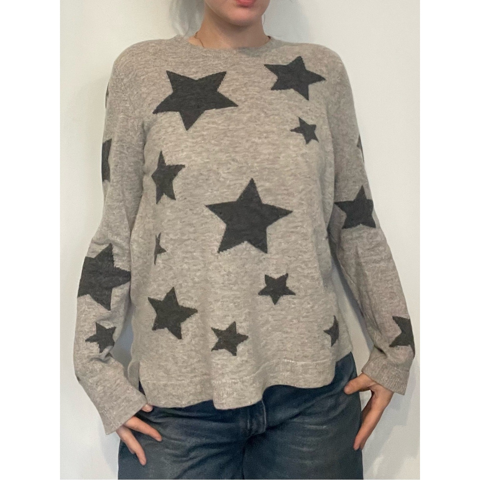 Neiman Marcus 100% Cashmere Grey Star Print Sweater Neiman Marcus 100% Cashmere Grey Star Print Sweater