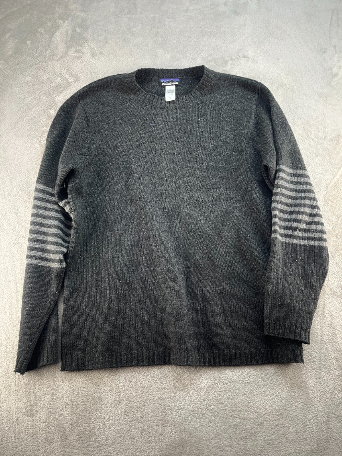 Patagonia Gray Striped Lambswool Knit Pullover Sweater Mens Medium Cozy Casual Patagonia Gray Striped Lambswool Knit Pullover Sweater Mens Medium Cozy Casual