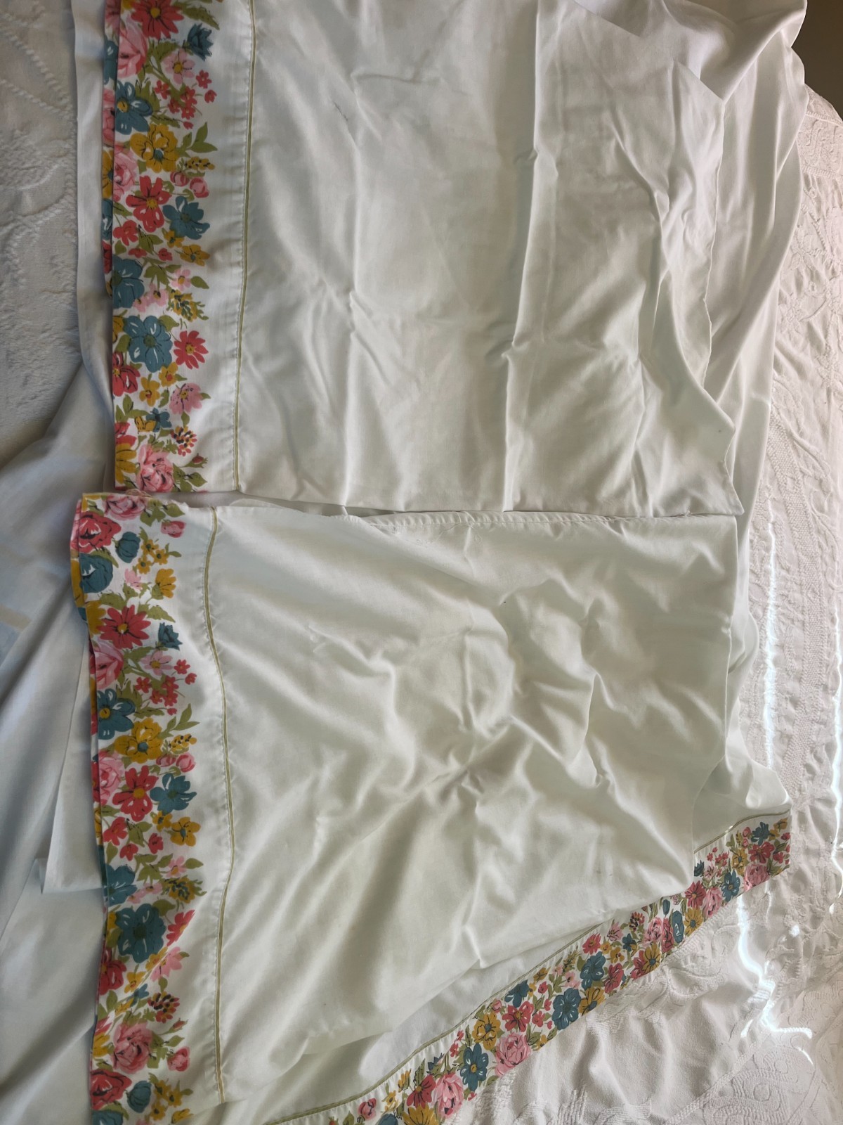 Vintage Muslin Sheet Set Queen cases and top sheet