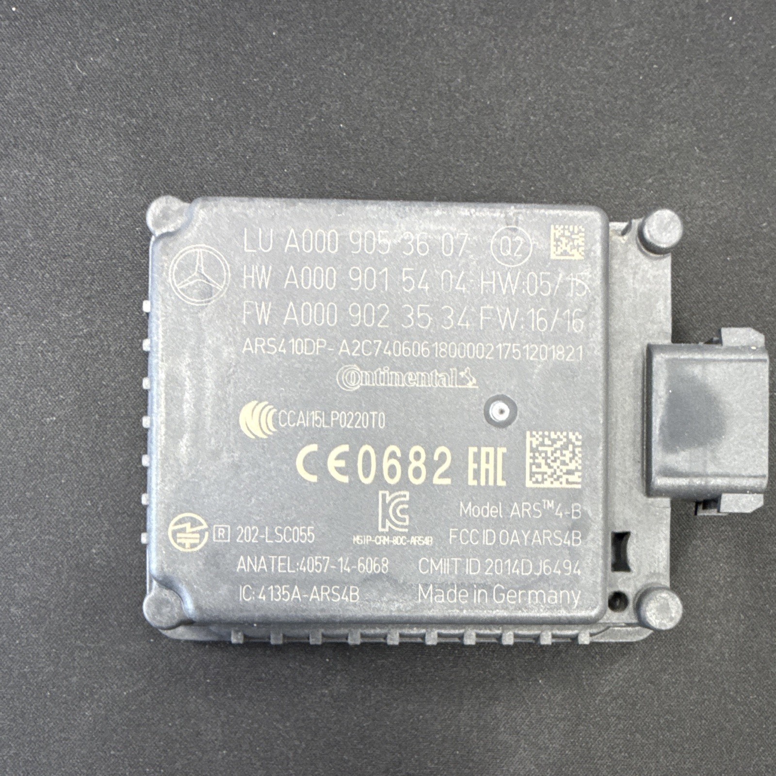 Mercedez E-Class Front Radar Sensor A0009015404 Genuine OEM Mercedes Benz Mercedez E-Class Front Radar Sensor A0009015404 Genuine OEM Mercedes Benz