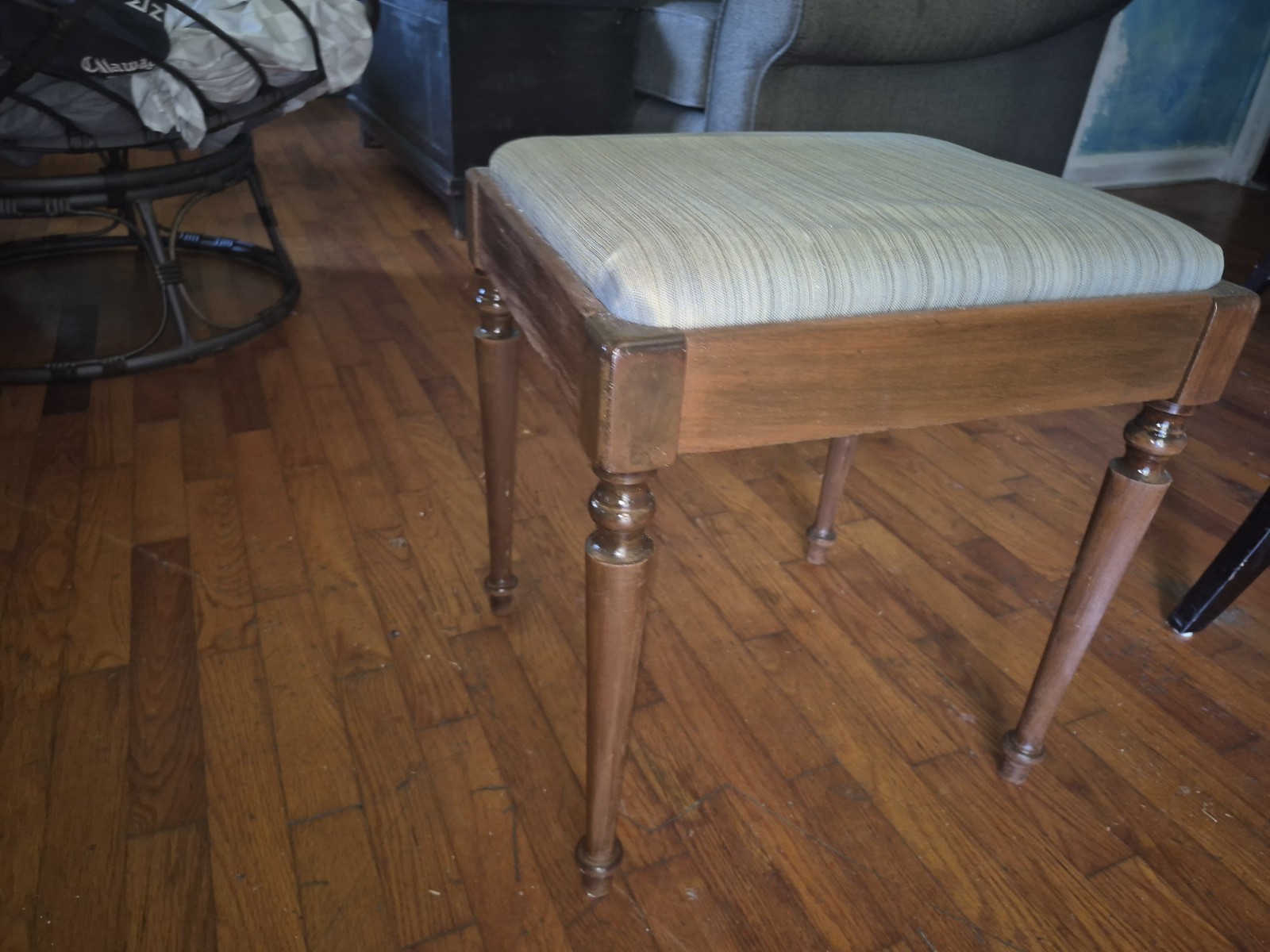 Vintage Mid Century Walnut Wood Sewing Vanity Stool Bench Lift Lid Storage K35