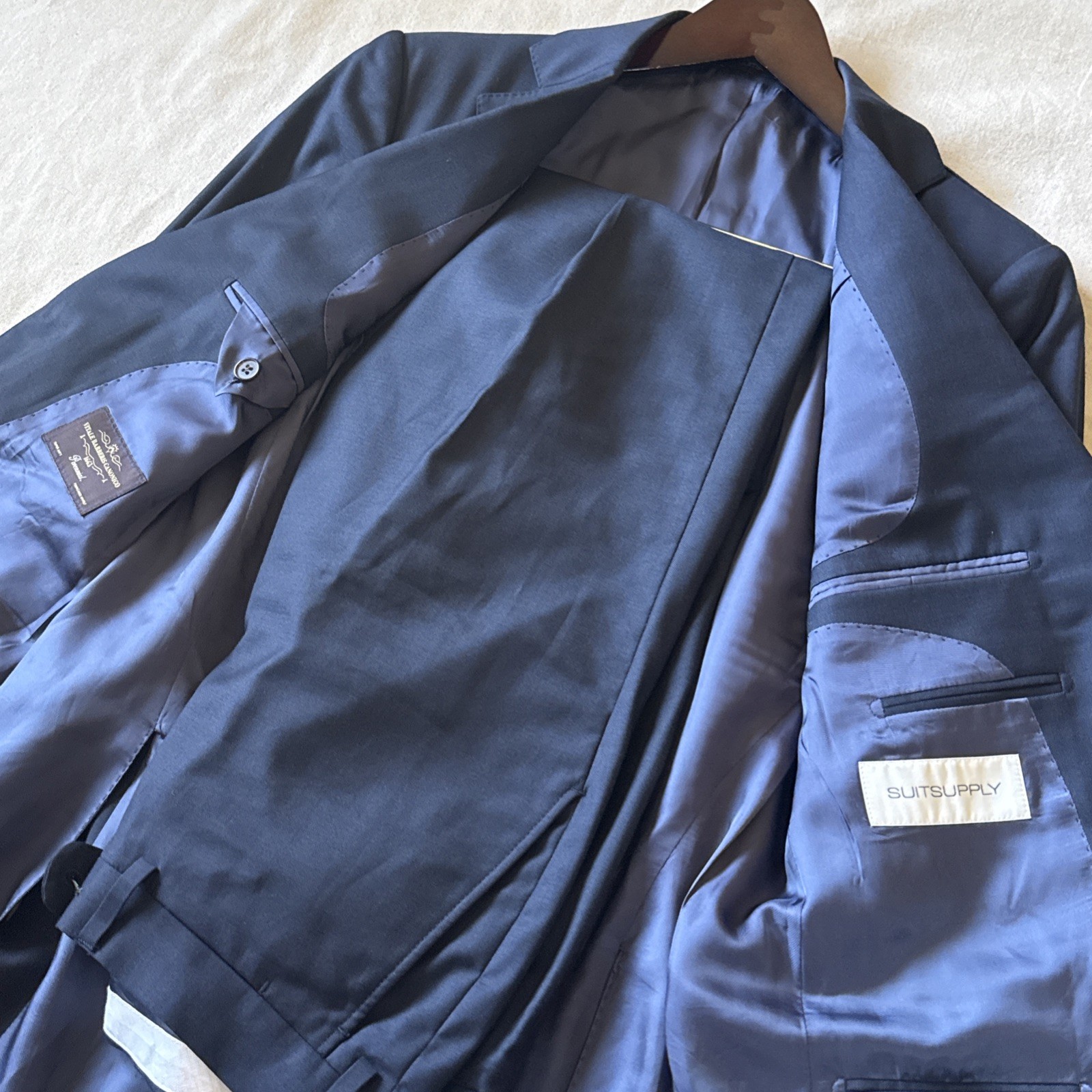 Suitsupply Vitale Barberis Wool Super 110s Navy Blue 2 Piece Suit 36R 31W Suitsupply Vitale Barberis Wool Super 110s Navy Blue 2 Piece Suit 36R 31W