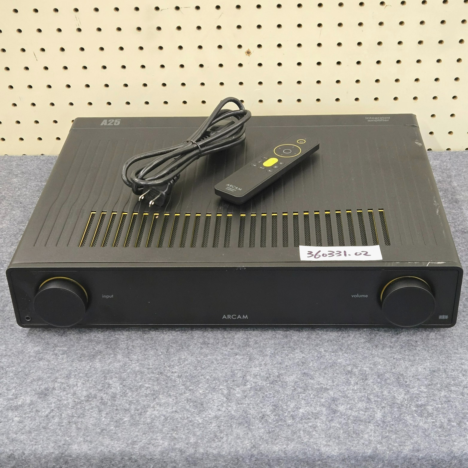 Arcam A25 100W x 2 Integrated Amplifier (Used with Remote) #c Arcam A25 100W x 2 Integrated Amplifier (Used with Remote) #c