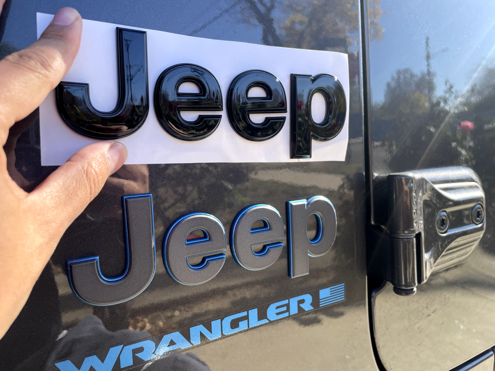 1 (one) 2018-2024 JEEP Wrangler/Gladiator Fender Emblem Black w/ Back Outline