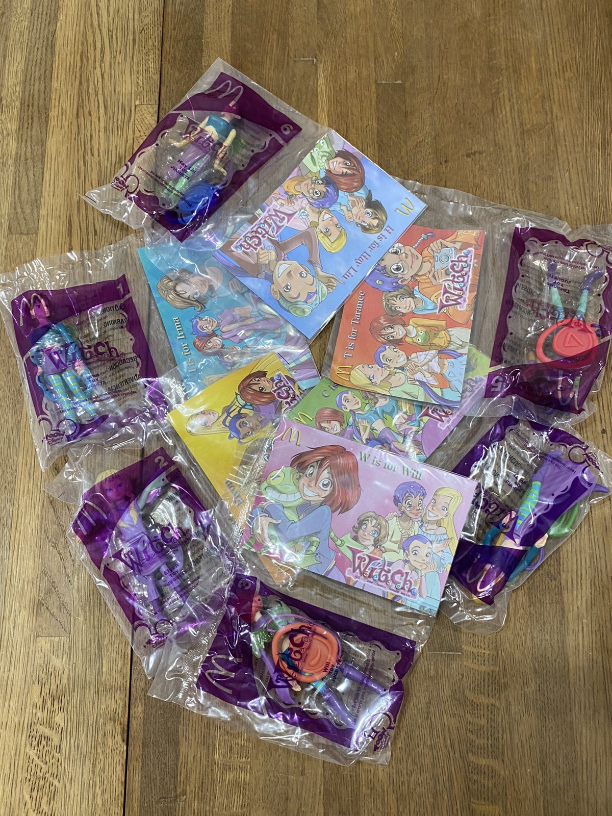 McDonald\'s 2005 Witch Happy Meal Toys - Complete Set of Six - NEW See Pics McDonald\'s 2005 Witch Happy Meal Toys - Complete Set of Six - NEW See Pics