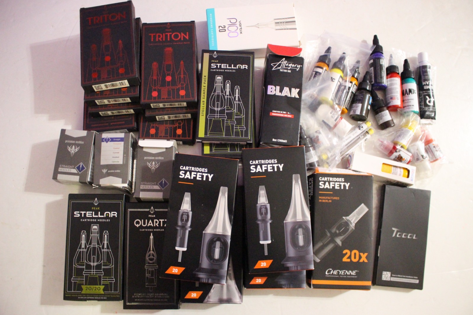 BIG LOT OF TATTOBOX 55O SUPPLIES NEEDLES INK BIG LOT OF TATTOBOX 55O SUPPLIES NEEDLES INK