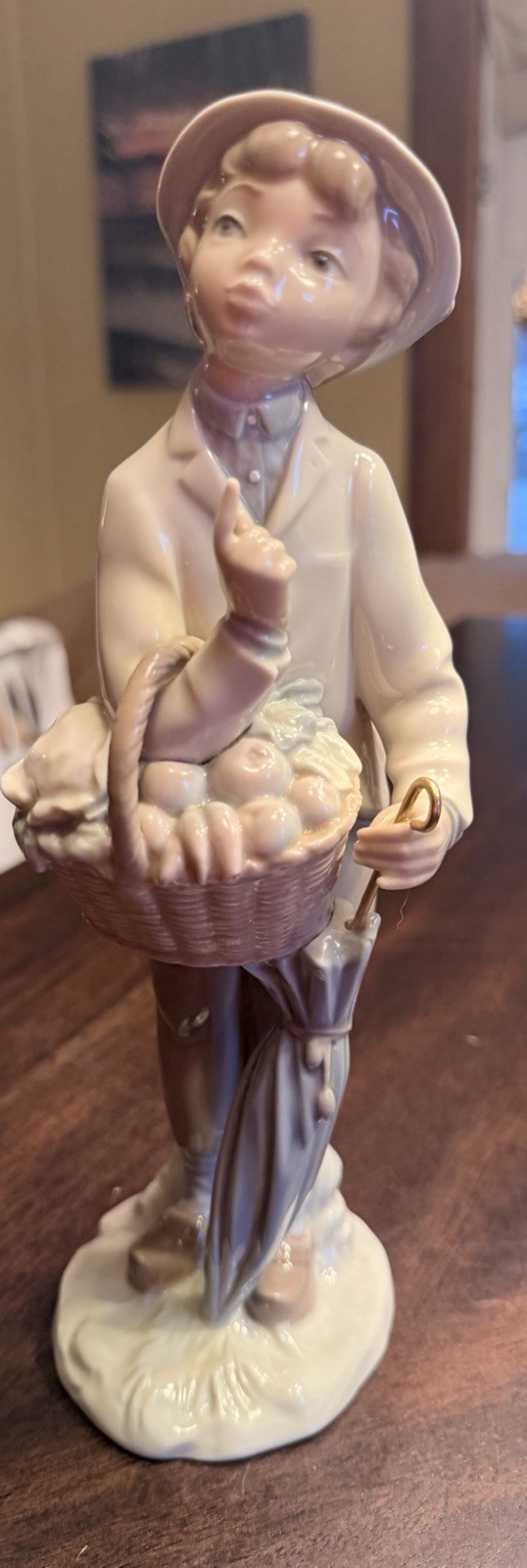 Lladro Little Gardener Boy fruit Basket Umbrella #4726 Lladro Little Gardener Boy fruit Basket Umbrella #4726