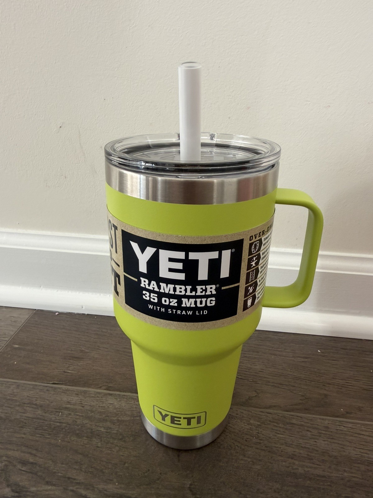 NEW Yeti 35oz. Rambler Mug with Straw Lid Chartreuse Green Insulated Cup Drink NEW Yeti 35oz. Rambler Mug with Straw Lid Chartreuse Green Insulated Cup Drink