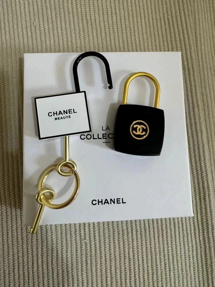 NWT CHANEL PadLock Lock & Key Set Rare Counter VIP Giveaway Gift Bag Keychain NWT CHANEL PadLock Lock & Key Set Rare Counter VIP Giveaway Gift Bag Keychain