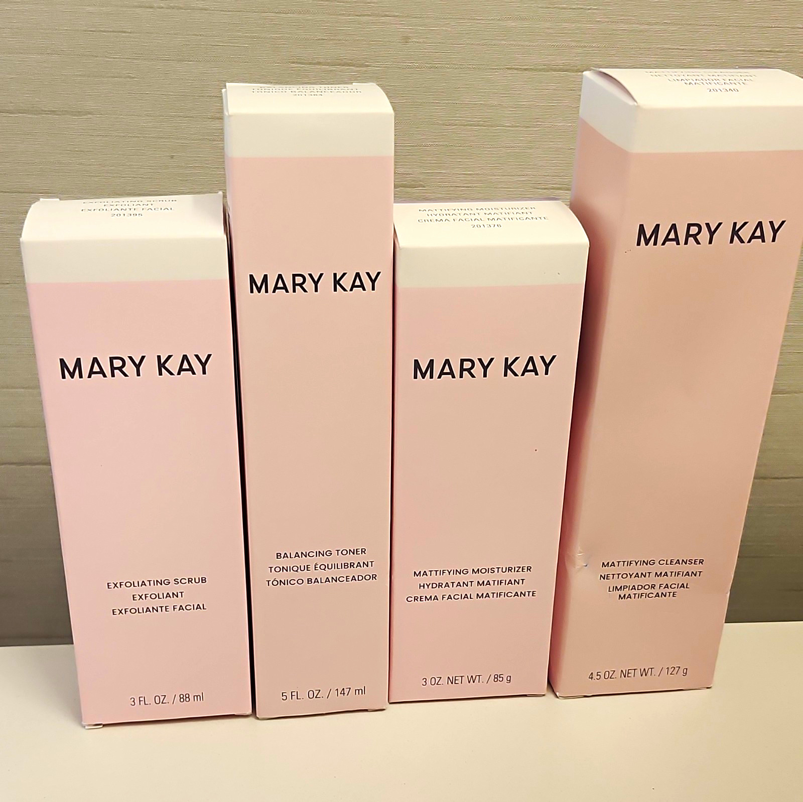 Mary Kay Face Skin Care Set - Cleanser, Moisturizer, Toner & Exfoliating Scrub Mary Kay Face Skin Care Set - Cleanser, Moisturizer, Toner & Exfoliating Scrub