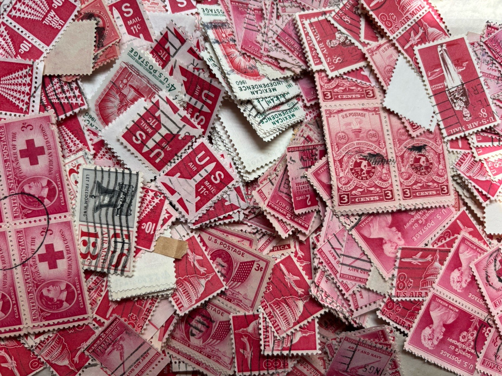 Used/Cancelled Stamps Bulk. All Red. Variety. Approx 200 (1 Oz) of Stamps. USPS.