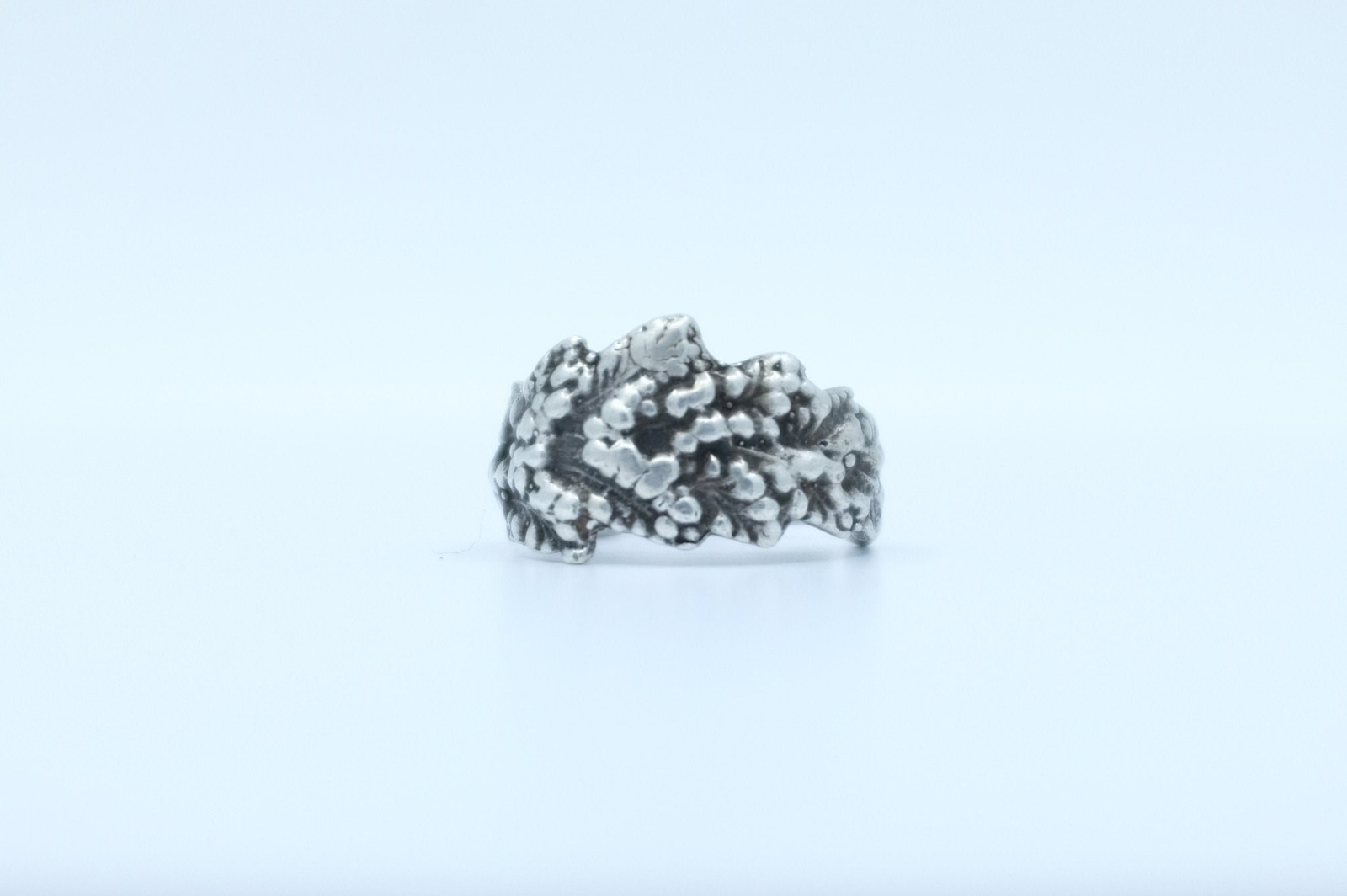 Sterling Silver Foliate Motif Spoon Ring Sterling Silver Foliate Motif Spoon Ring