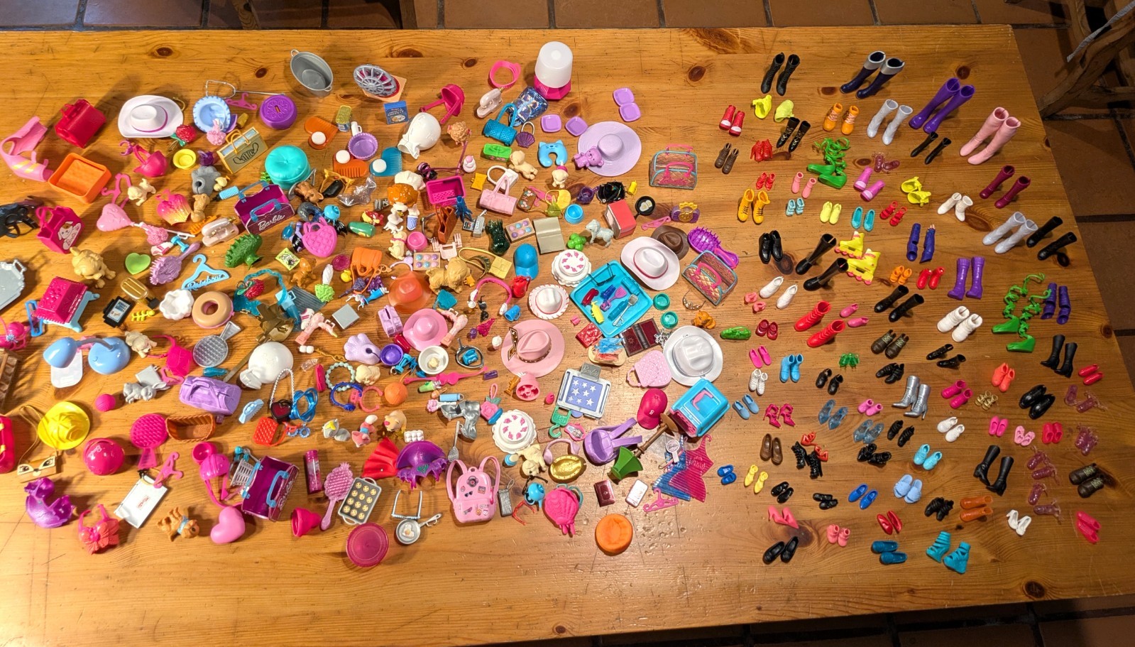 Barbie And Other Brands Lot Of 400+ Doll Accessories/Shoes Barbie And Other Brands Lot Of 400+ Doll Accessories/Shoes