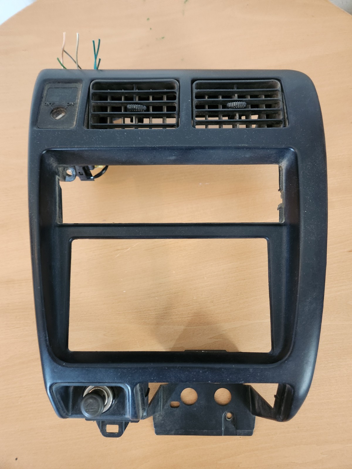 1996-2004 Toyota Tacoma Dash Radio Bezel Trim W/Lighter & Vents 1996-2004 Toyota Tacoma Dash Radio Bezel Trim W/Lighter & Vents