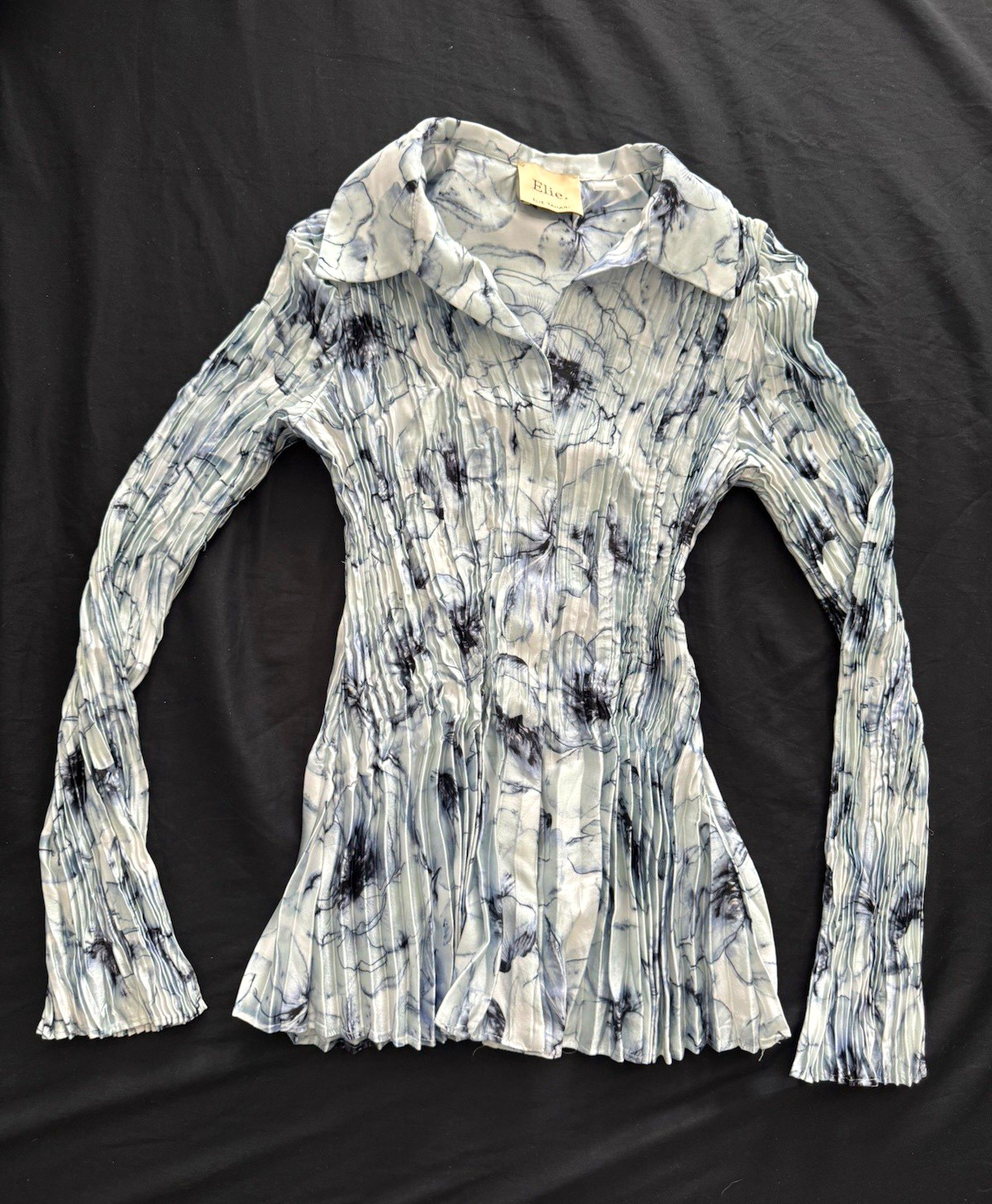 Elie Tahari Women’s Blue/White Floral Pleated Collared Button Blouse S