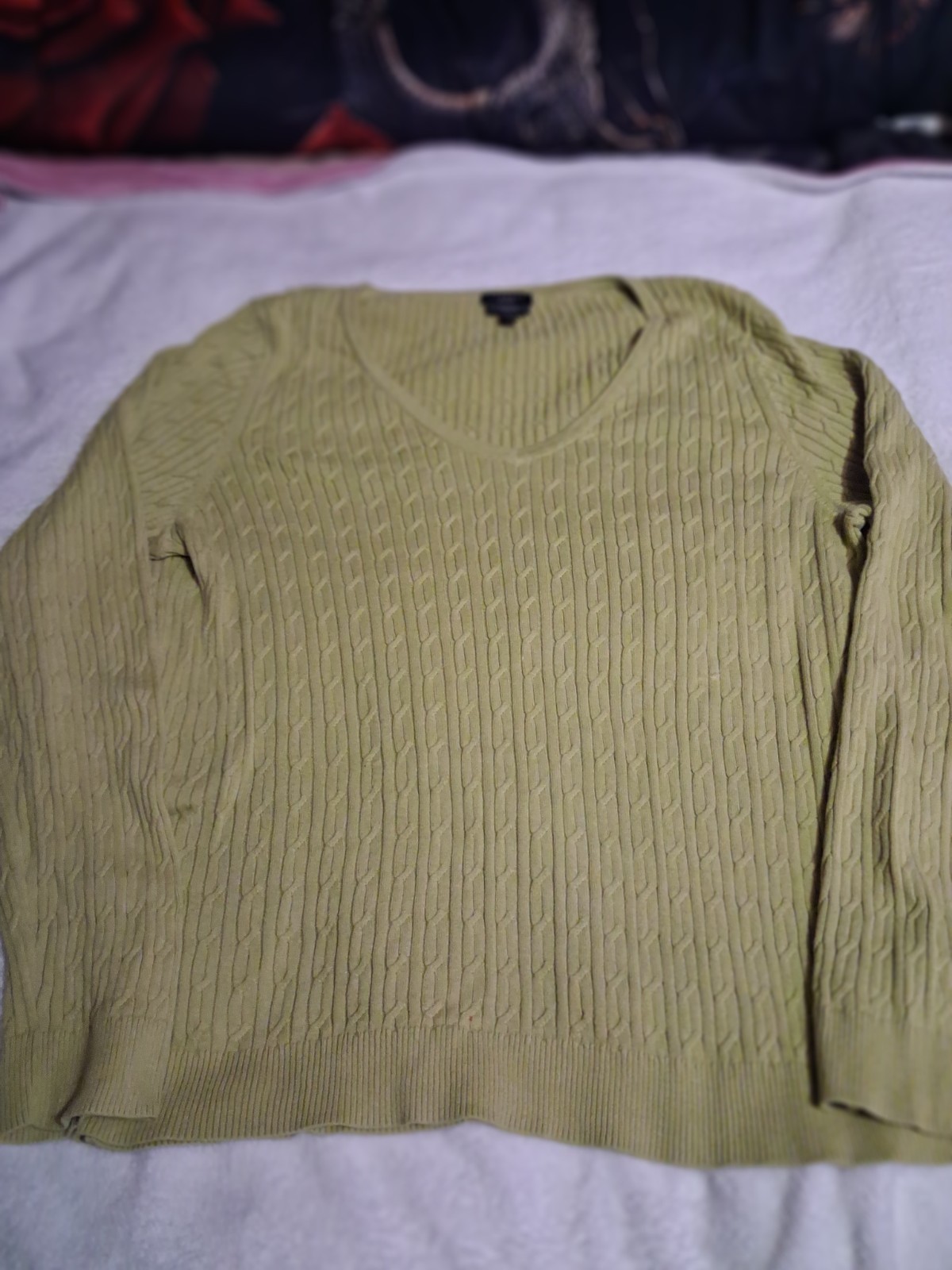 Talbots~Womens, Pear Green,%100 Pima Cotton,V-Neck,Relaxed Fit Sweater Size XL Talbots~Womens, Pear Green,%100 Pima Cotton,V-Neck,Relaxed Fit Sweater Size XL