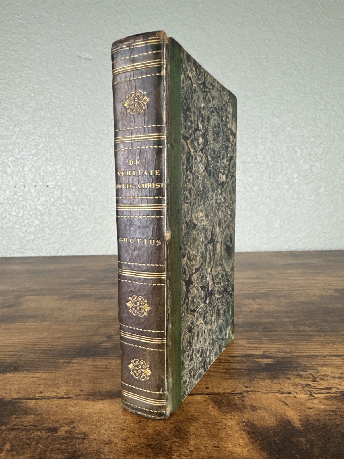 ANTIQUE 1820 LATIN CHRISTIAN BOOK: HUGO GROTIUS ON TRUTH OF CHRISTIAN RELIGION