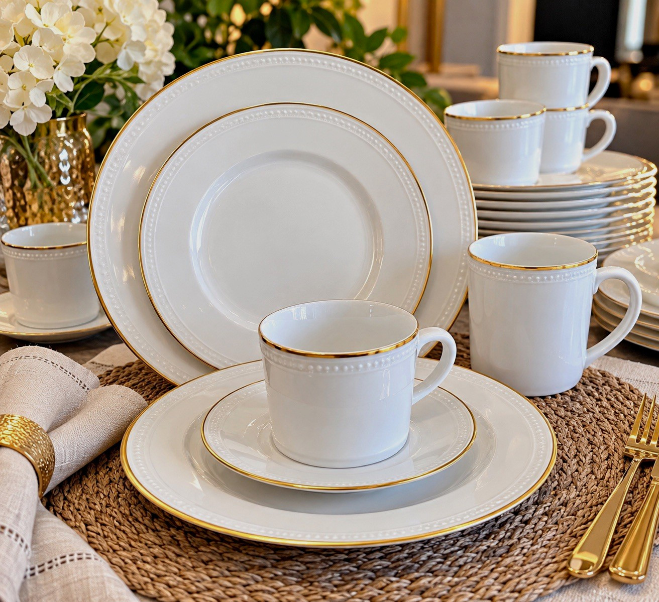 NEW Pier 1 / 10 Strawberry St 24Piece Dinnerware Set White/Gold pick up Orlando