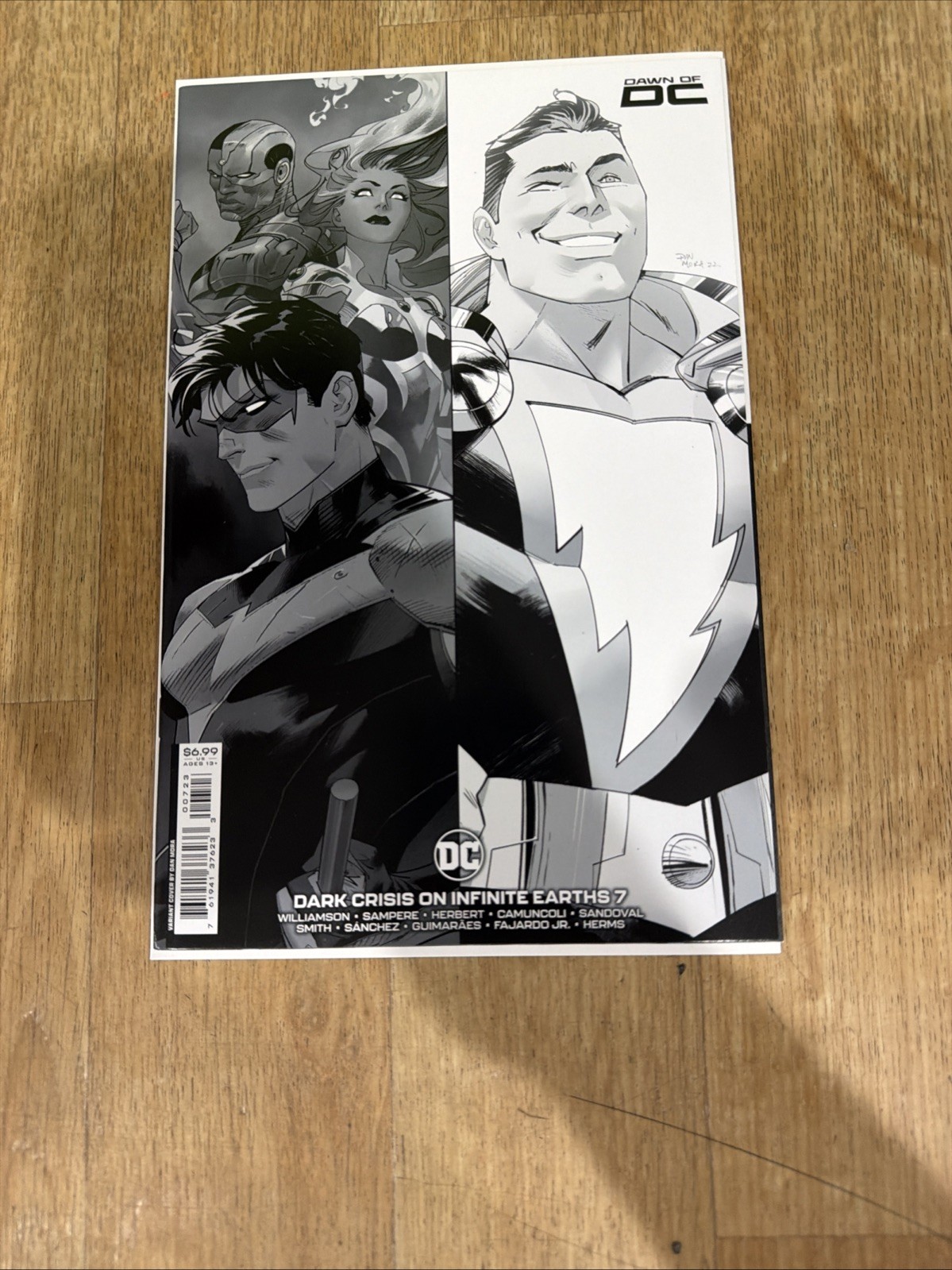 DARK CRISIS ON INFINITE EARTHS 7 MORA 'DAWN OF DC' NIGHTWING VARIANT 9.4 NM DARK CRISIS ON INFINITE EARTHS 7 MORA 'DAWN OF DC' NIGHTWING VARIANT 9.4 NM