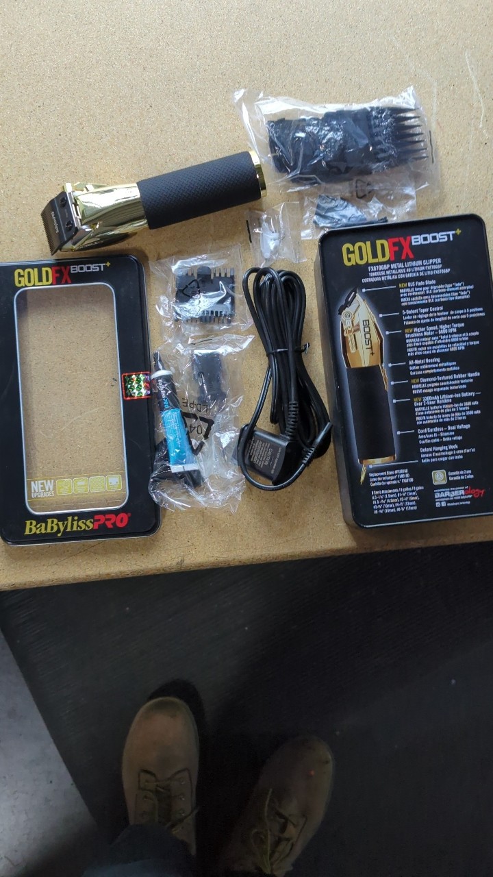 BaBylissPRO GoldFX Boost+ FX870GBP Professional Metal Lithium Hair Clipper BaBylissPRO GoldFX Boost+ FX870GBP Professional Metal Lithium Hair Clipper