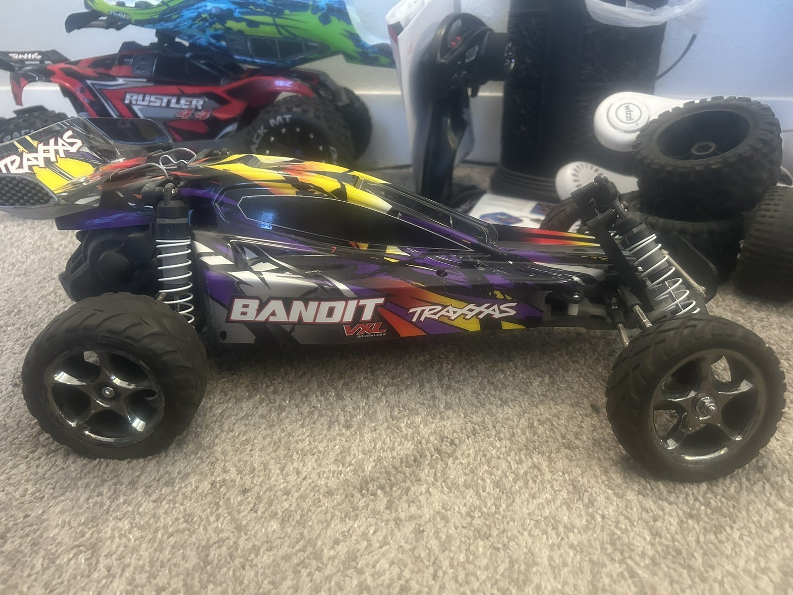 TRAXXAS BANDIT VXL 2WD BRUSHLESS 1/10 BUGGY & Traxxas 2 Channel Transmitter TRAXXAS BANDIT VXL 2WD BRUSHLESS 1/10 BUGGY & Traxxas 2 Channel Transmitter