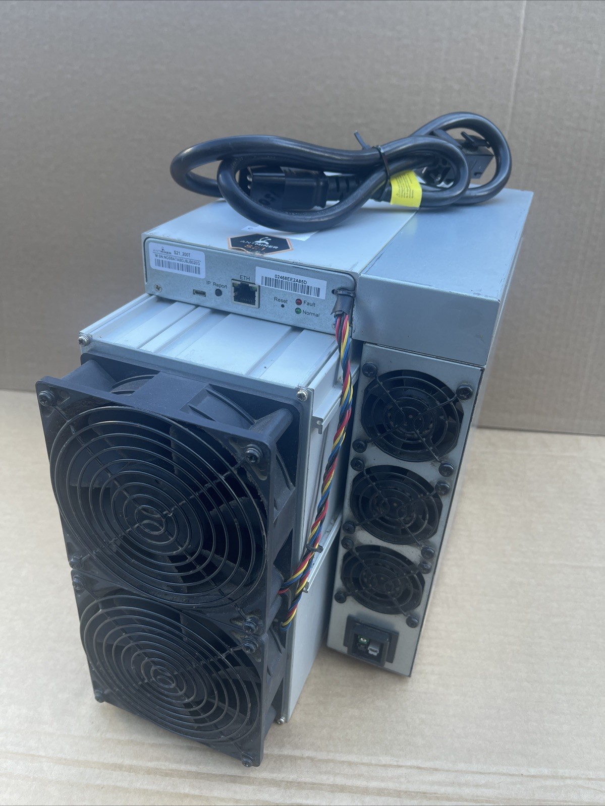 Bitmain Antminer S21 200T BTC Miner (188-200TH) - TESTED Bitmain Antminer S21 200T BTC Miner (188-200TH) - TESTED