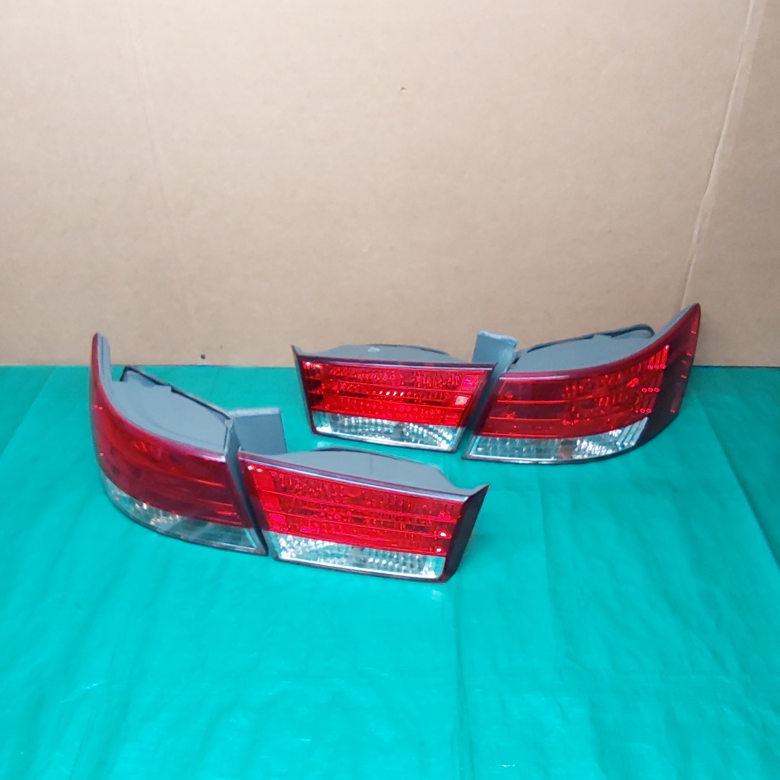 2006-2008 Hyundai Sonata Left & Right Inner & Outter Taillight Set Pair OEM 2006-2008 Hyundai Sonata Left & Right Inner & Outter Taillight Set Pair OEM