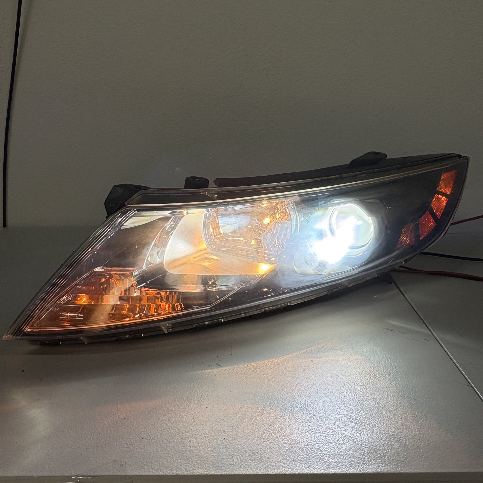 2011-2013 Kia Optima LH Driver Xenon HID Headlight OEM 92101-2T131 Tested