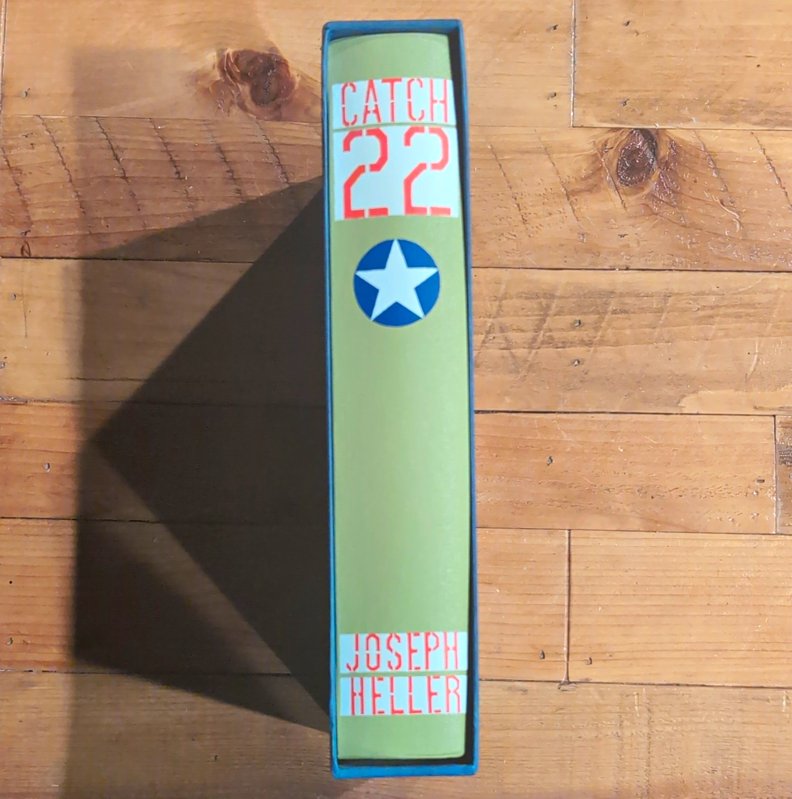 Catch-22 Joseph Heller Folio Society 2004 Neil Packer Illustrated w/ Slipcase Catch-22 Joseph Heller Folio Society 2004 Neil Packer Illustrated w/ Slipcase