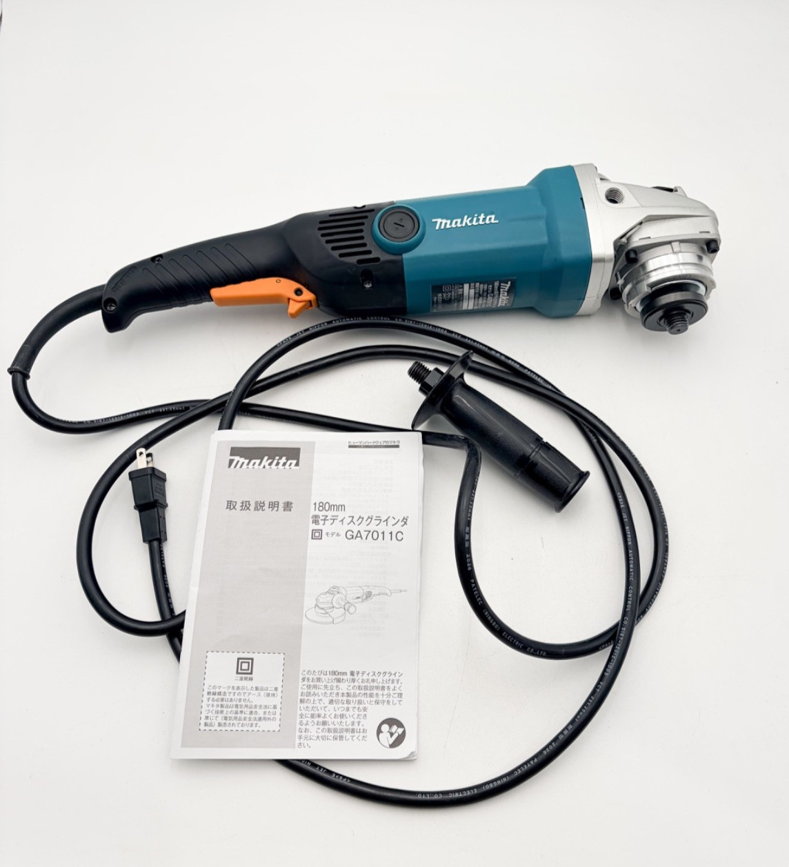 Makita GA7011C 7\