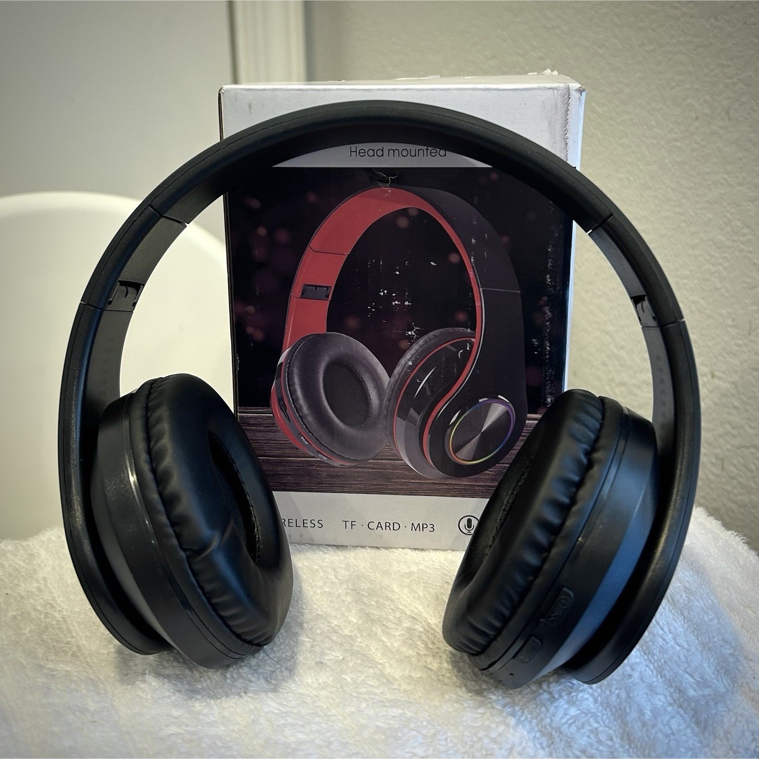 B39 Wireless Bluetooth Over-Ear Headband Headphones, Black/Red B39 Wireless Bluetooth Over-Ear Headband Headphones, Black/Red