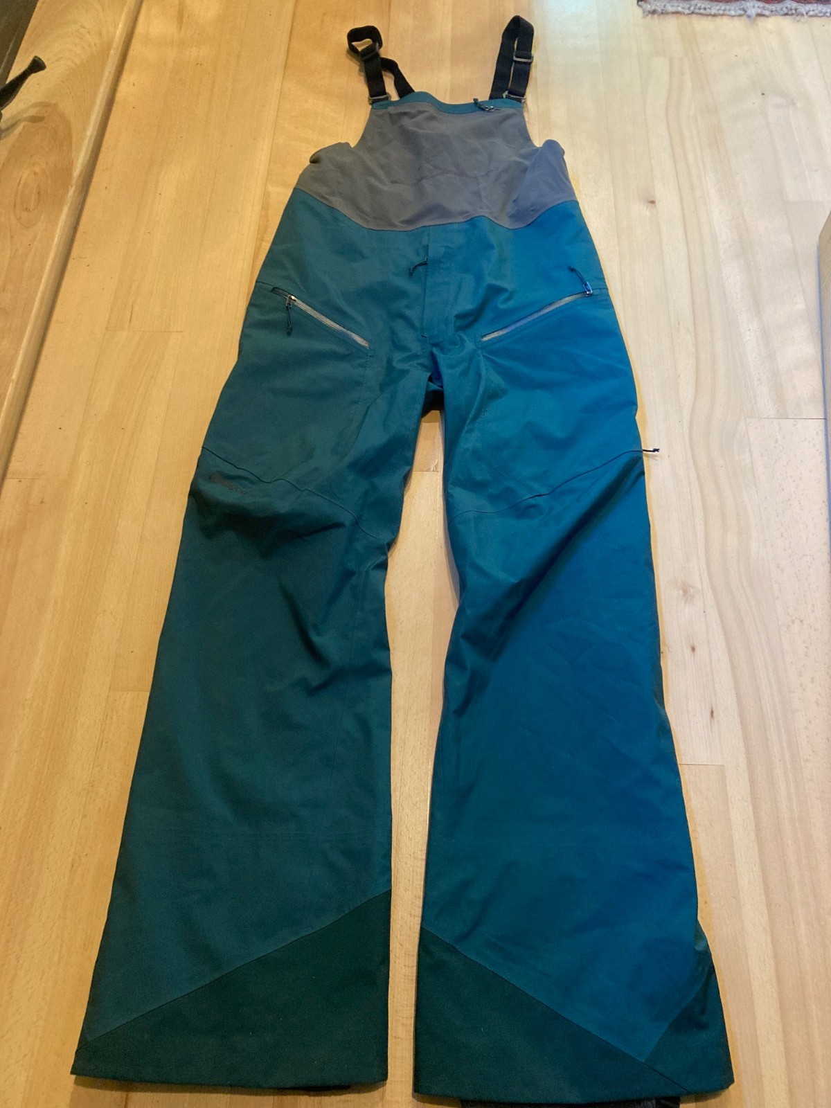 New Patagonia Powder Town Snow Pants, Men\'s Small New Patagonia Powder Town Snow Pants, Men\'s Small