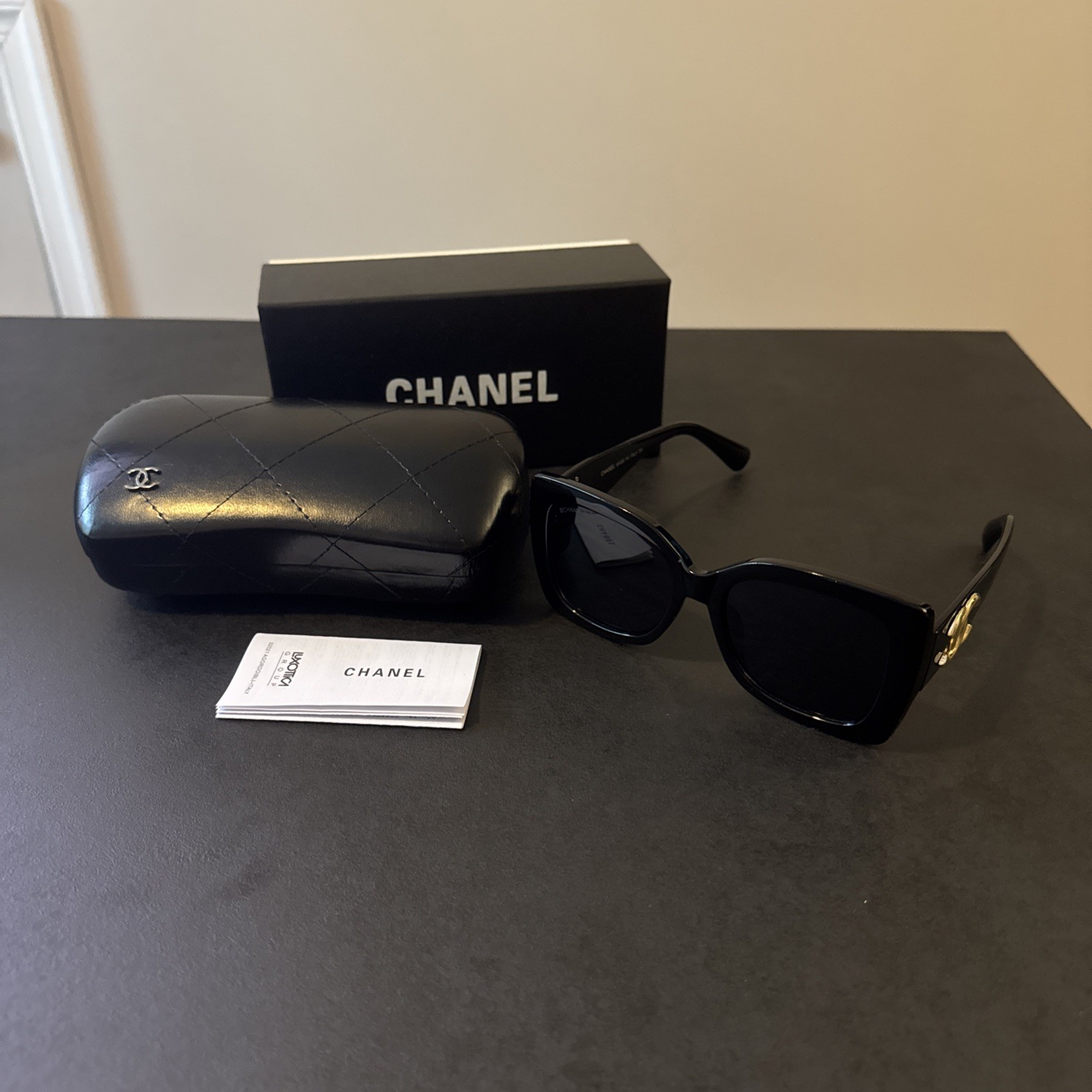 Chanel Black Square Sunglasses Gold CC Logo Auth 6003 56-18-145 With Case Chanel Black Square Sunglasses Gold CC Logo Auth 6003 56-18-145 With Case