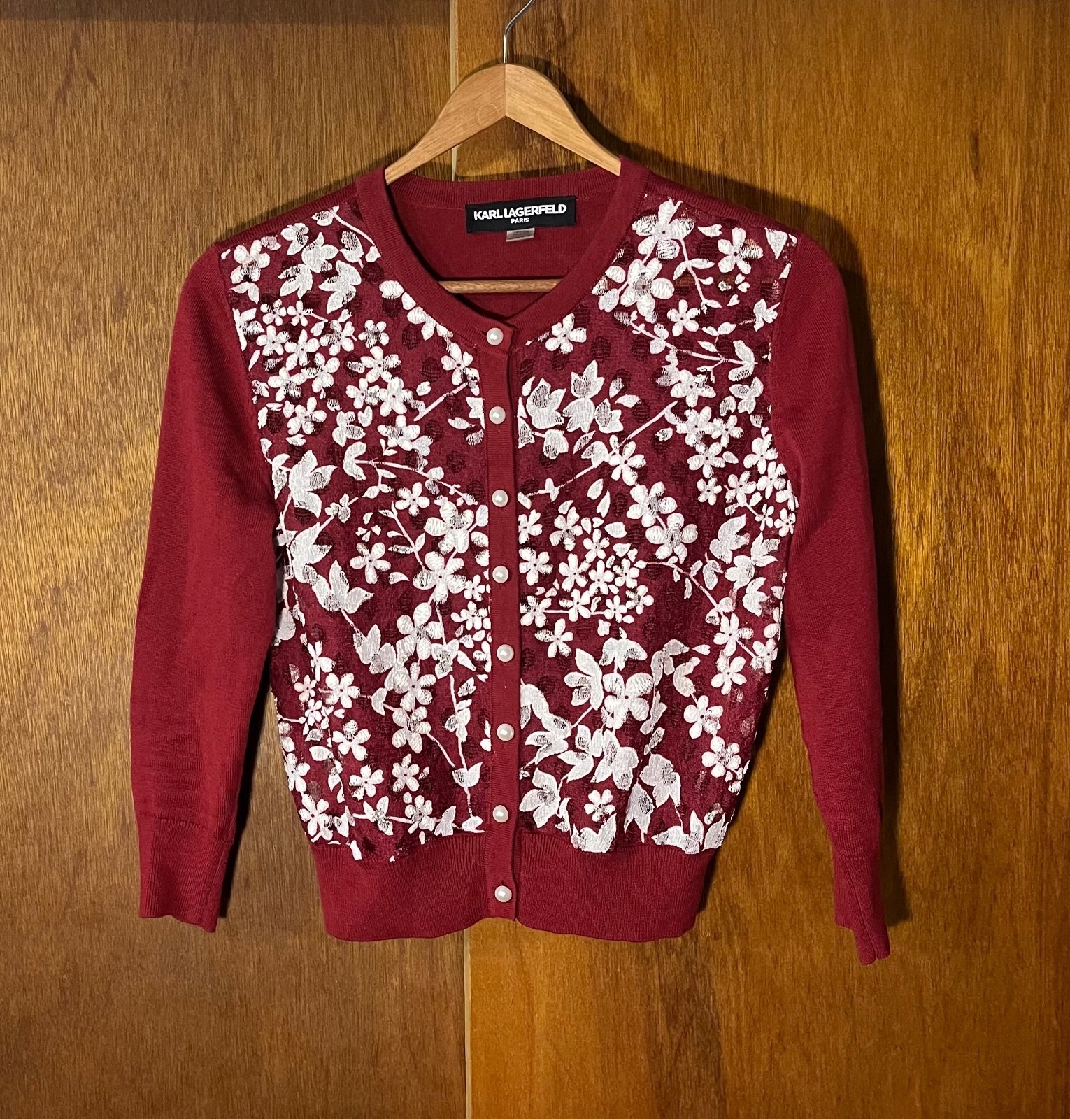 Karl Lagerfeld Red & White Floral Cardigan Sweater Sz XS Karl Lagerfeld Red & White Floral Cardigan Sweater Sz XS